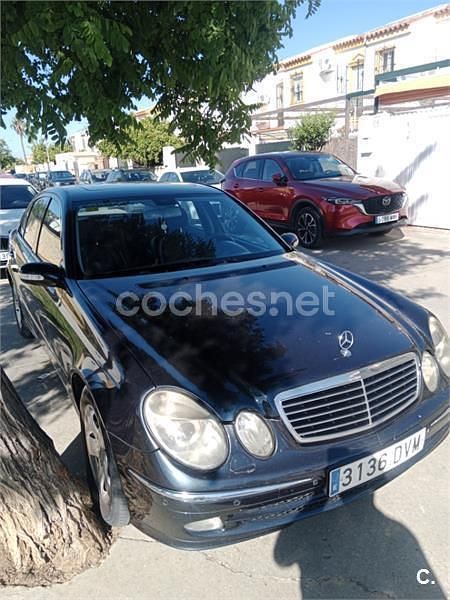 Usado Mercedes E270 Avantgarde 170 CV (125 kW) 2002 Negro Berlina