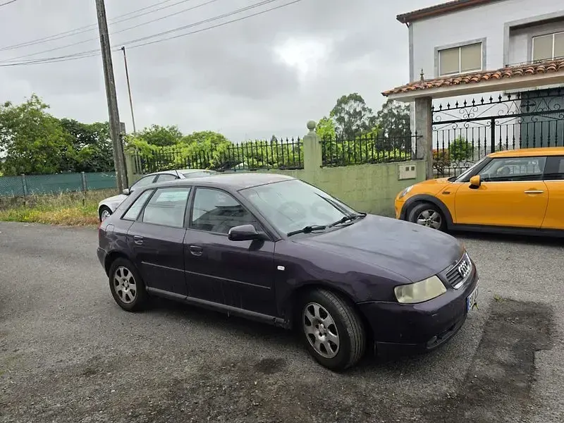 Usado Audi A3 Ambiente 100 CV (73 kW) 2001 Azul Utilitario