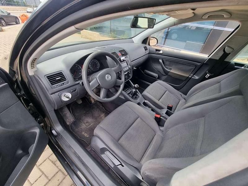 Usado VW Golf IV Sportline 116 CV (85 kW) 2005 Negro Utilitario