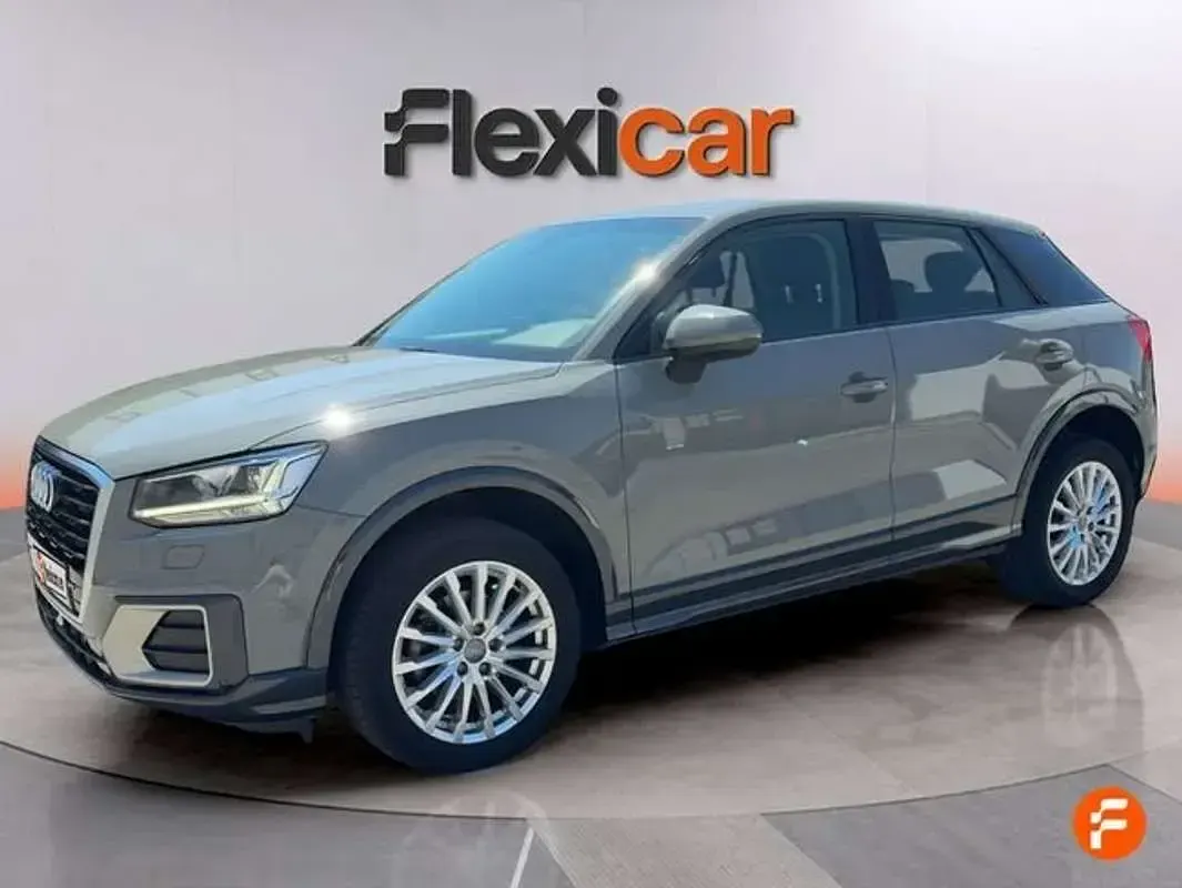 Usado Audi Q2 Advanced Plus 116 CV (85 kW) 2019 Gris SUV
