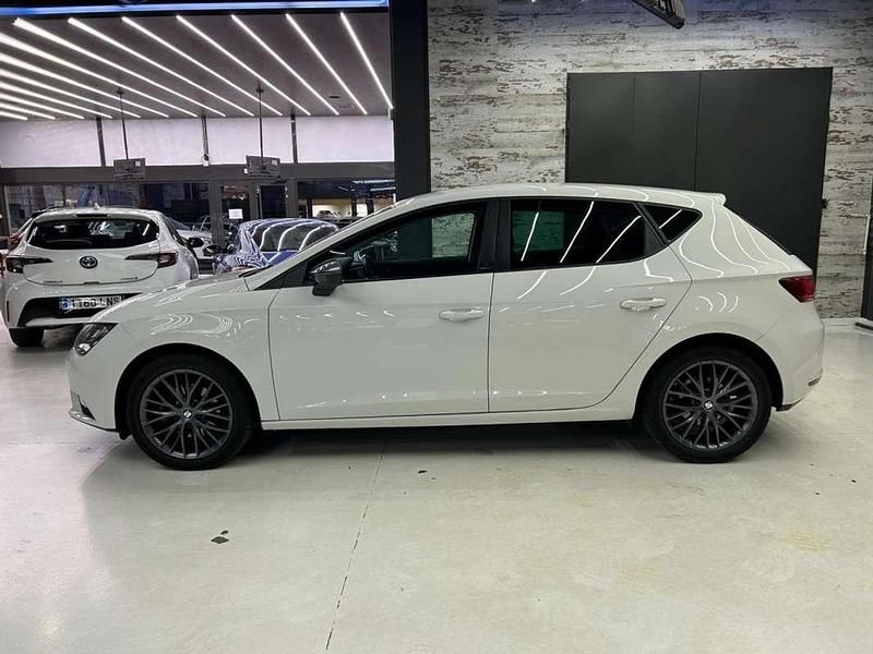 Usado Seat Leon Style 125 HP (91 kW) 2015 Branco Citadino