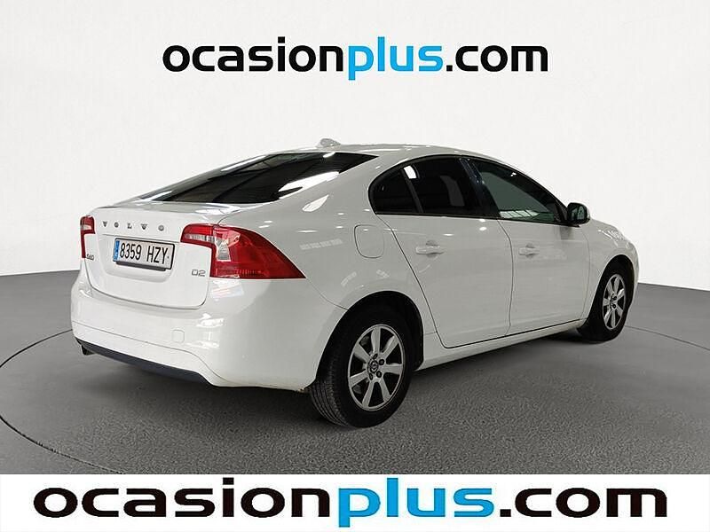 Usado Volvo S60 Kinetic 115 CV (84 kW) 2014 Blanco Berlina