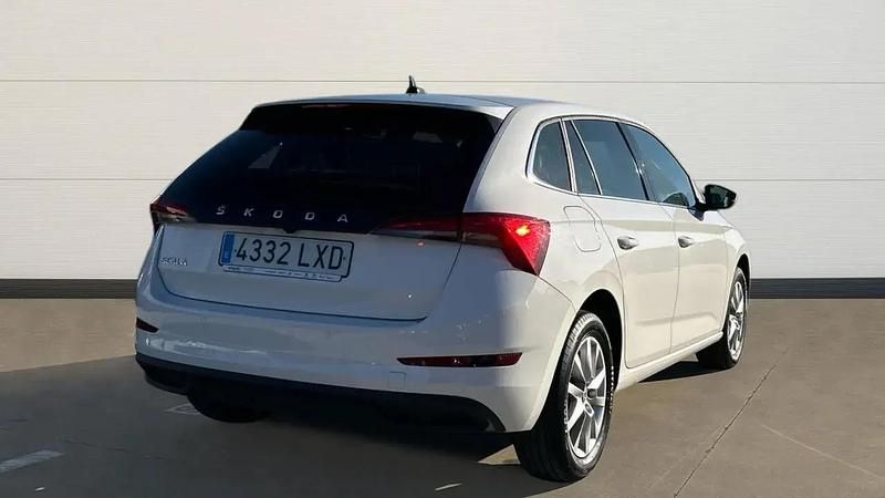 Usado Skoda Scala 95 HP (69 kW) 2022 Branco Citadino