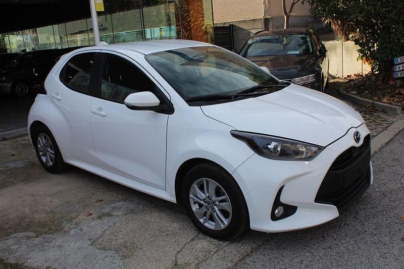 Usado Mazda 2 Center-Line 117 HP (86 kW) 2024 Branco Sedan