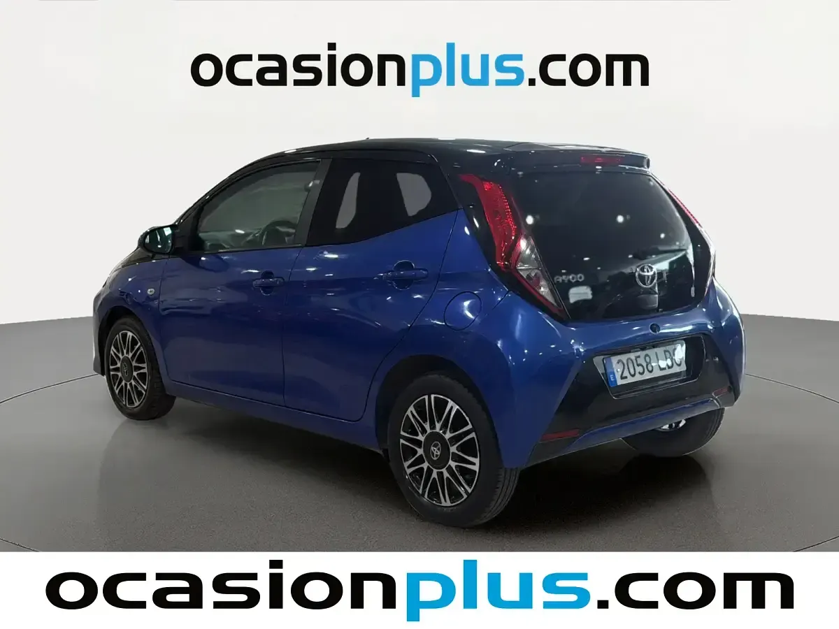 Usado Toyota Aygo X-clusiv 72 CV (52 kW) 2019 Azul Utilitario