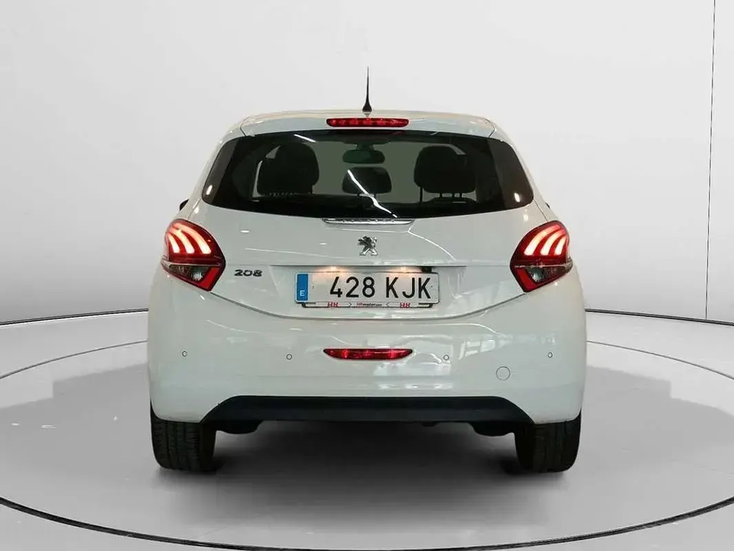 Usado Peugeot 208 Allure 110 CV (80 kW) 2018 Blanco Utilitario