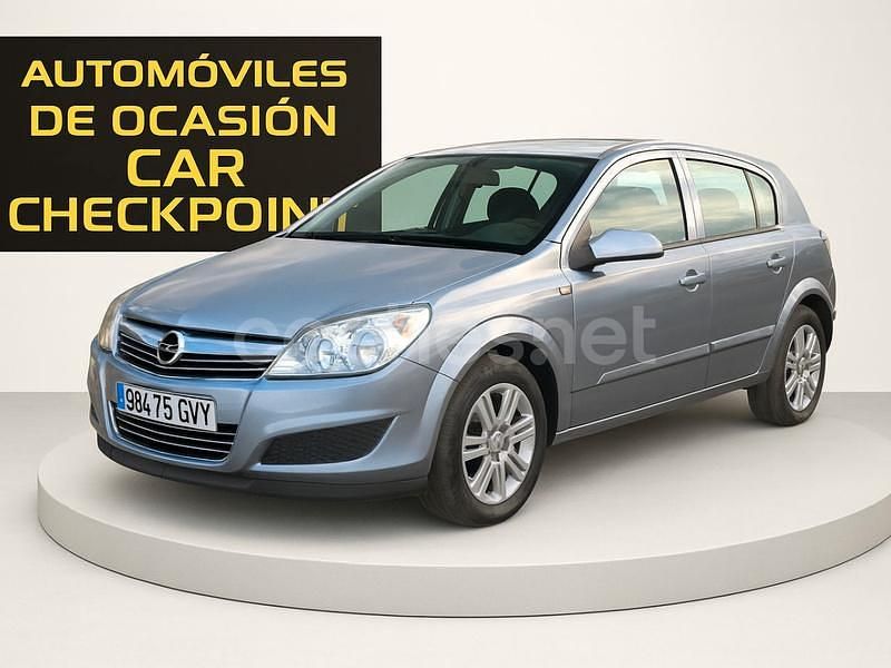 Gris / plata Usado 2010 Opel Astra Cosmo Berlina | 4350 € (Buen precio) - Imagen 1/4