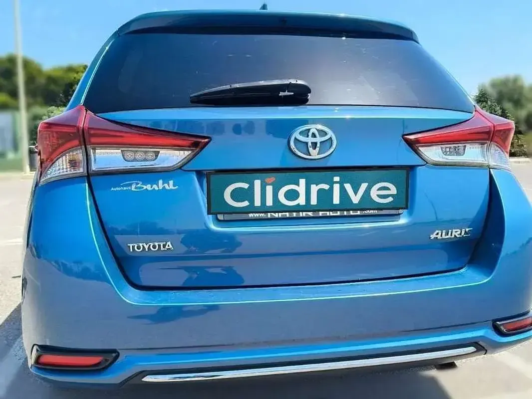Usado Toyota Auris 111 CV (81 kW) 2016 Azul Familiar
