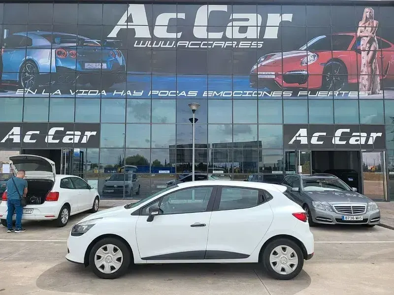 Usado Renault Clio IV Business 75 CV (55 kW) 2016 Blanco Berlina