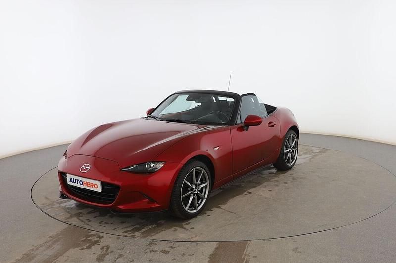Usado Mazda MX5 Exclusive-Line 184 CV (135 kW) 2023 Rojo Descapotable