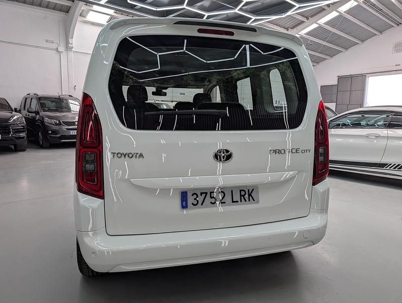 Usado Toyota Proace City City 102 CV (75 kW) 2022 Blanco Monovolumen