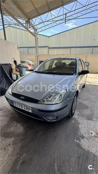 Usado Ford Focus Ambiente 90 CV (66 kW) 2004 Azul Berlina