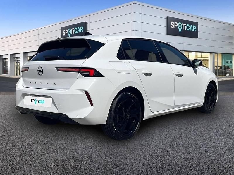Usado Opel Astra 130 CV (95 kW) 2023 Blanco Berlina