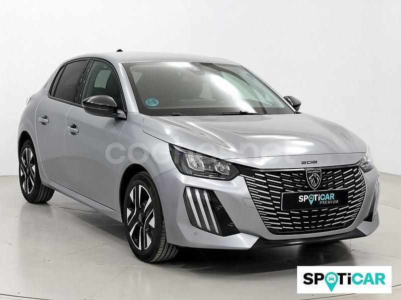 Usado Peugeot 208 Allure 102 CV (75 kW) 2024 Gris / plata Utilitario