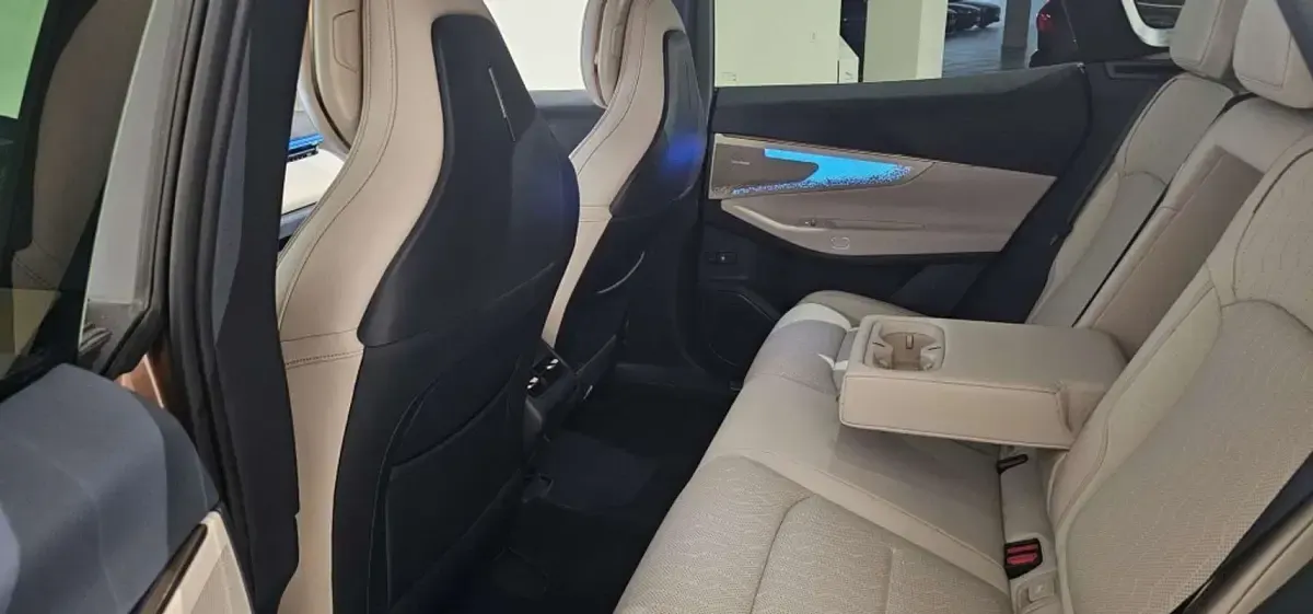 Usado Lynk & Co 08 347 CV (255 kW) 2025 Beige SUV