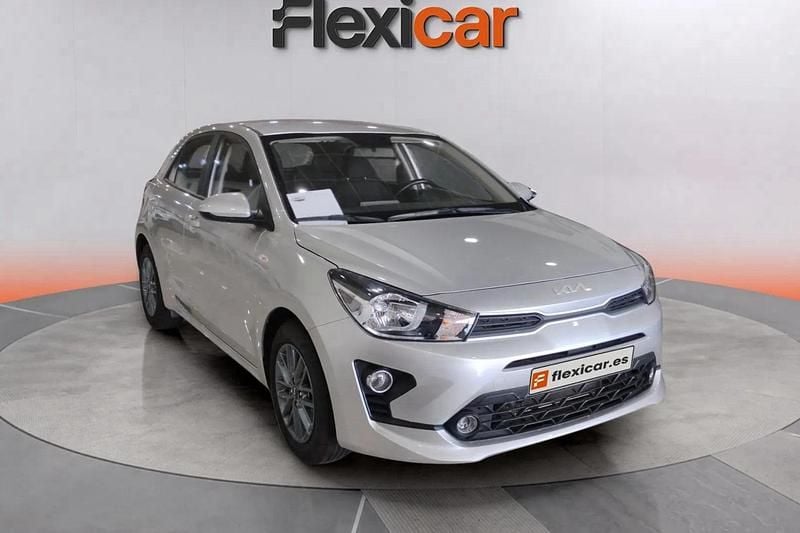 Gris Usado 2022 Kia Rio Berlina | 11.390 € (Super precio) - Imagen 1/4