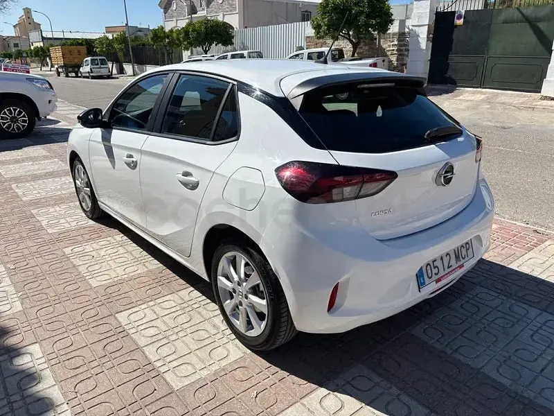 Usado Opel Corsa Elegance 102 CV (75 kW) 2022 Blanco Utilitario