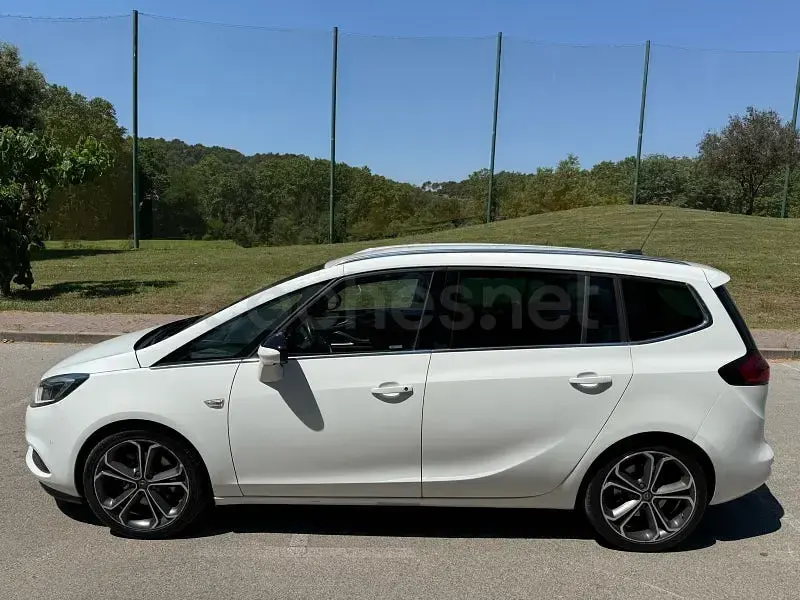 Usado Opel Zafira Excellence 170 CV (125 kW) 2017 Blanco Monovolumen
