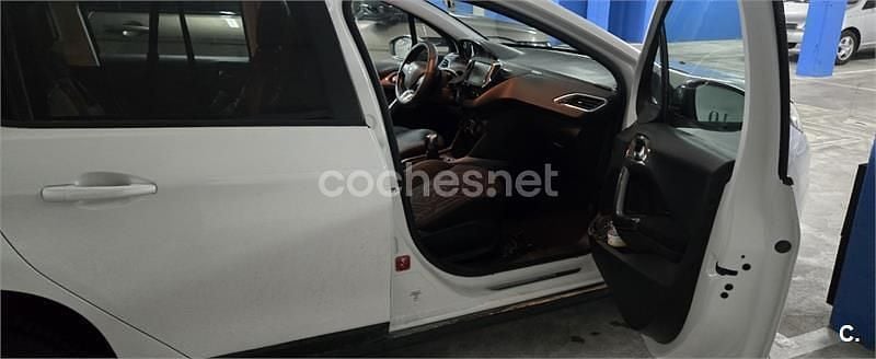 Usado Peugeot 2008 Style 110 CV (80 kW) 2017 Etiqueta c (verde) SUV