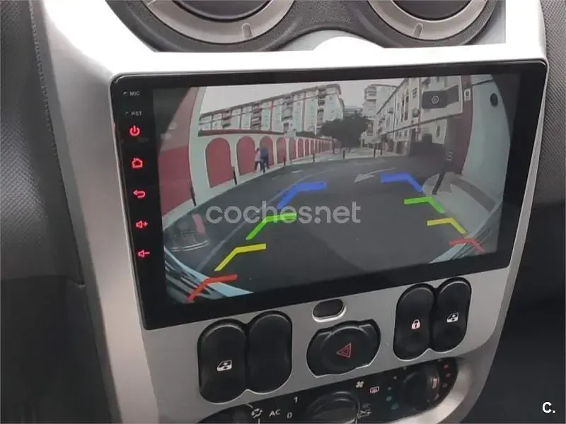 Usado Dacia Duster Lauréate 109 CV (80 kW) 2013 Blanco SUV
