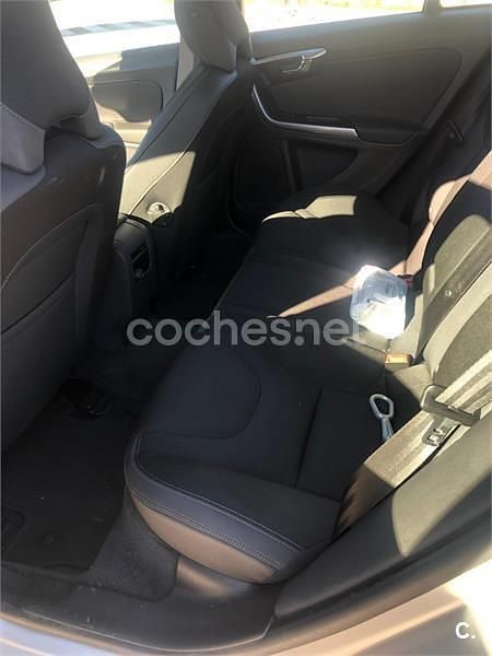 Gris / plata Usado 2014 Volvo S60 R-Design Momentum Berlina | 12.500 € (Buen precio) - Imagen 1/1