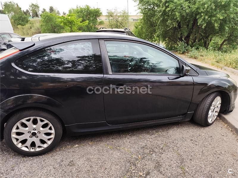 Usado Ford Focus Trend 115 CV (84 kW) 2008 Negro Berlina