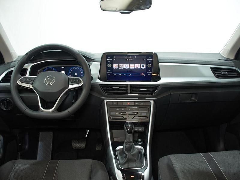 Usado VW T-Roc Life 150 CV (110 kW) 2023 Azul ravenna (metalizado) SUV