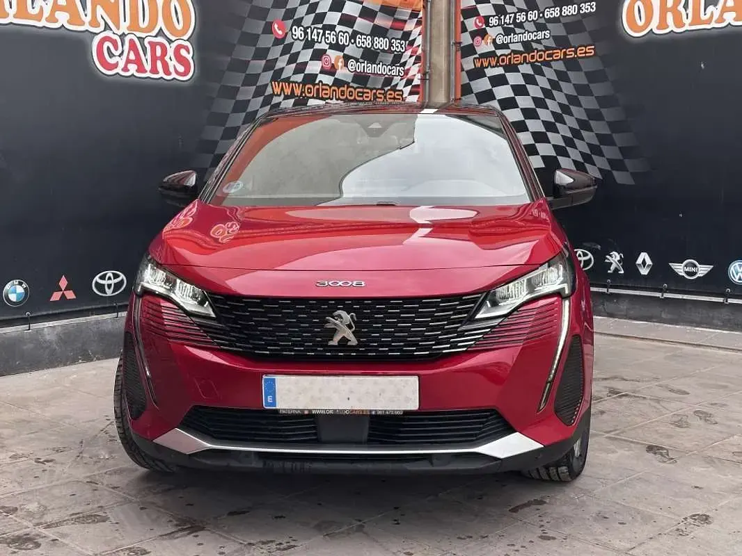 Usado Peugeot 3008 Allure 131 CV (96 kW) 2023 Rojo SUV
