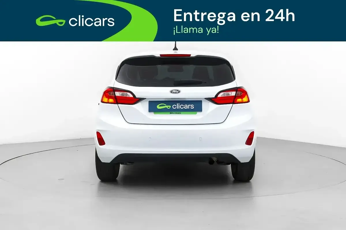 Usado Ford Fiesta Trend 75 CV (55 kW) 2022 Blanco Utilitario