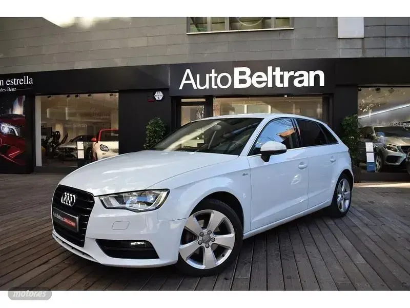 Usado Audi A3 Ambiente 150 CV (110 kW) 2013 Blanco Berlina