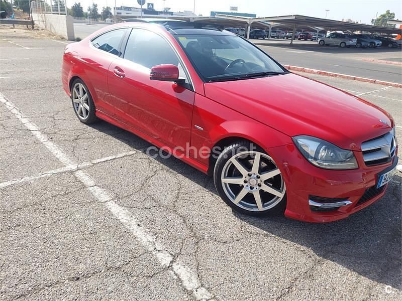 Usado Mercedes C220 170 CV (125 kW) 2012 Rojo Coupe