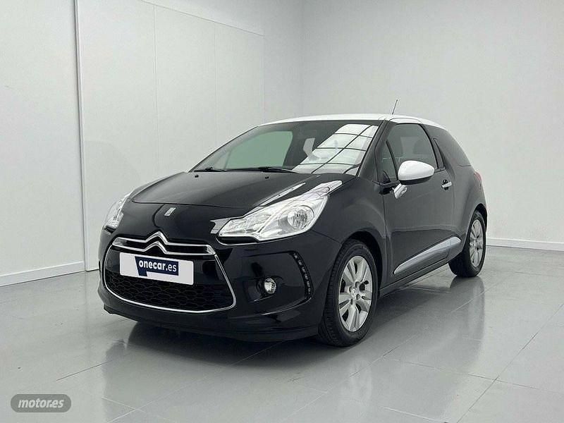 Negro Usado 2016 DS Automobiles DS3 Berlina | 12.090 € (Caro) - Imagen 1/4