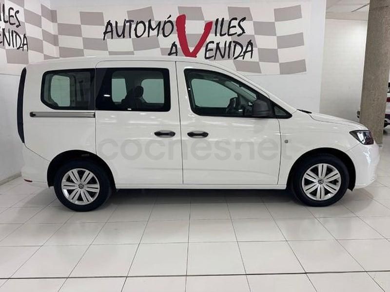 Usado VW Caddy 102 CV (75 kW) 2023 Blanco Monovolumen