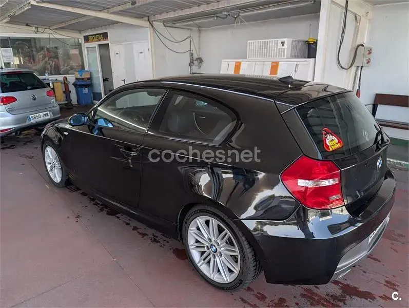 Usado BMW 118 143 CV (105 kW) 2009 Negro Utilitario