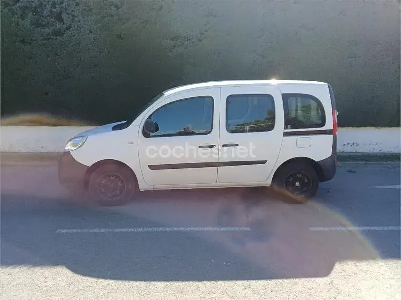 Usado Renault Kangoo 90 CV (66 kW) 2016 Blanco Monovolumen