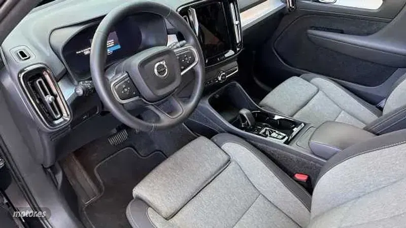 Usado Volvo XC40 Plus 2025 Negro SUV