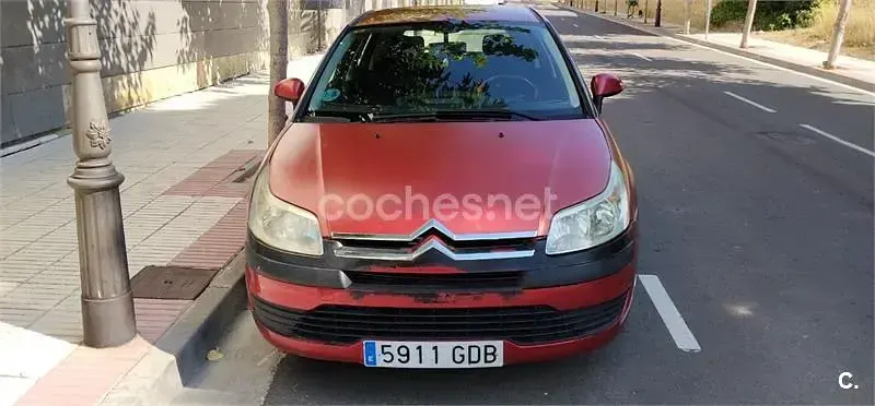 Usado Citroën C4 90 CV (66 kW) 2008 Rojo Berlina