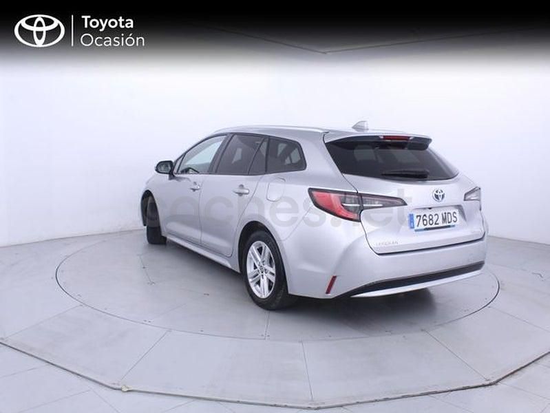 Usado Toyota Corolla Active 122 CV (89 kW) 2023 Gris / plata Familiar
