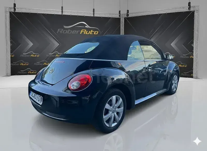 Begagnad VW New Beetle 105 HK (77 kW) 2007 Svart Halvkombi