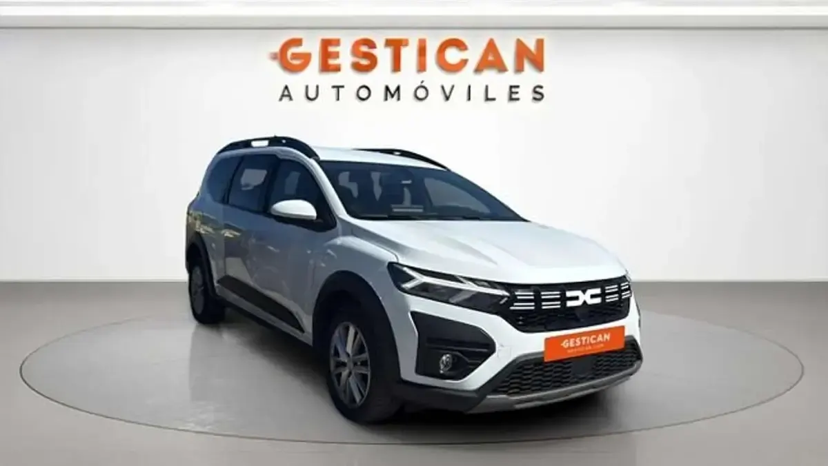 Usado Dacia Jogger Extreme 110 CV (80 kW) 2024 Blanco Monovolumen