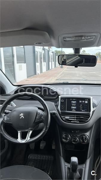 Usado Peugeot 208 Active 68 CV (50 kW) 2014 Gris / plata Utilitario