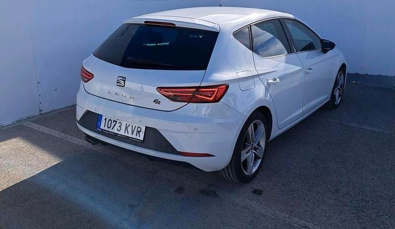Usado Seat Leon FR 150 CV (110 kW) 2019 Blanco Utilitario