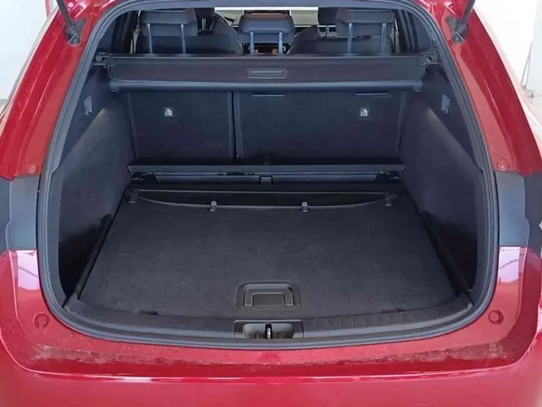 Usado Toyota Corolla Style 125 CV (91 kW) 2021 Rojo Berlina