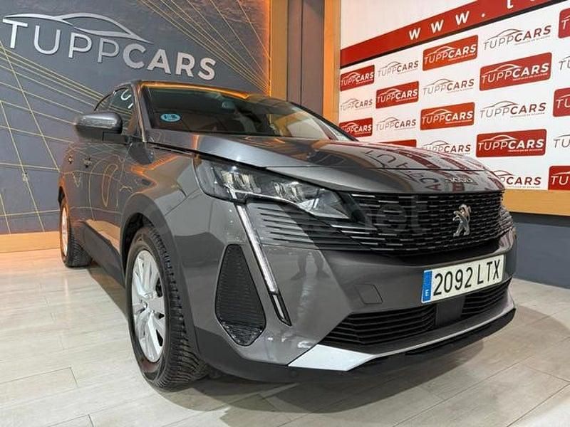 Usado Peugeot 3008 Active 130 CV (95 kW) 2021 Gris / plata SUV