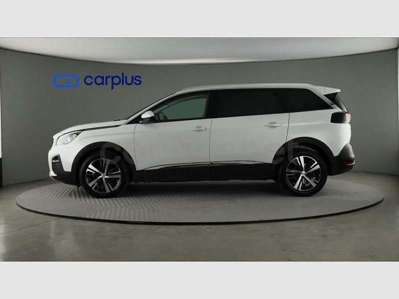 Usado Peugeot 5008 Allure 130 CV (95 kW) 2020 Blanco banquise (opaco) SUV