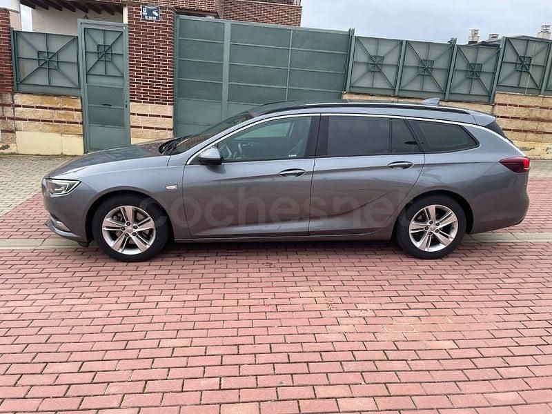Usado Opel Insignia Selective 136 CV (100 kW) 2018 Gris / plata Familiar