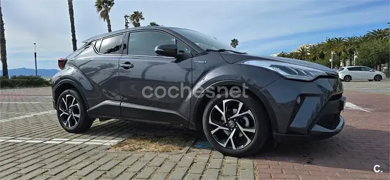 Usado Toyota C-HR Advance 122 CV (89 kW) 2021 Gris / plata SUV