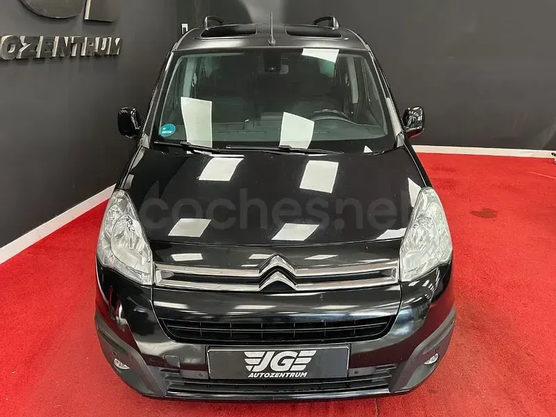 Usado Citroën Berlingo Feel 120 CV (88 kW) 2017 Negro Monovolumen