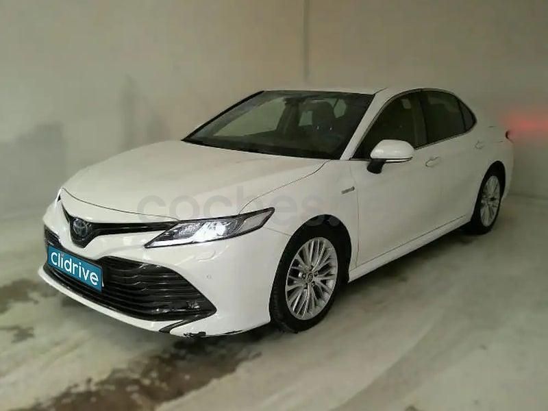 Usado Toyota Camry Advance 218 CV (160 kW) 2020 Blanco Berlina