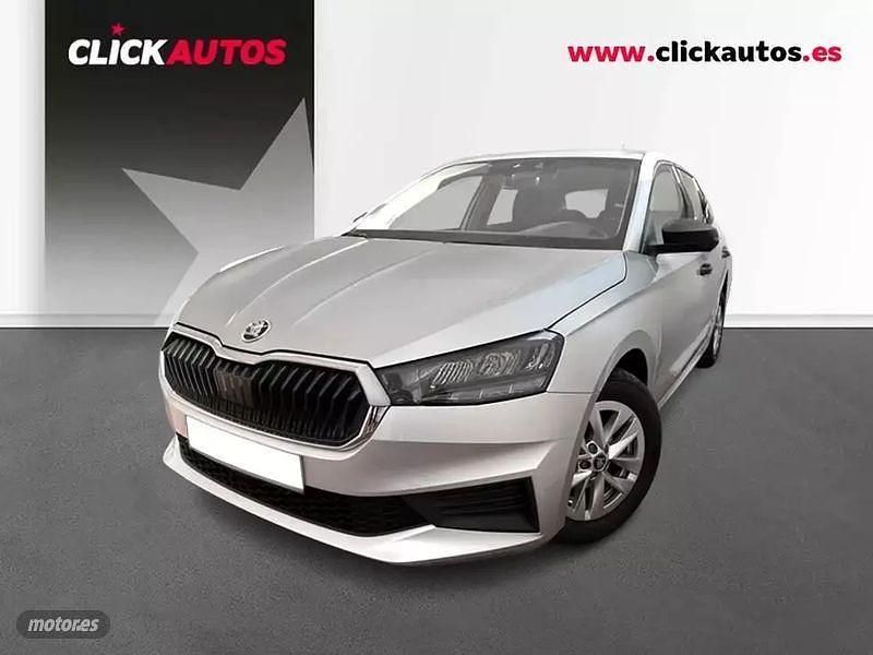 Plateado Usado 2025 Skoda Fabia Essence Utilitario | 18.400 € (Precio justo) - Imagen 1/2